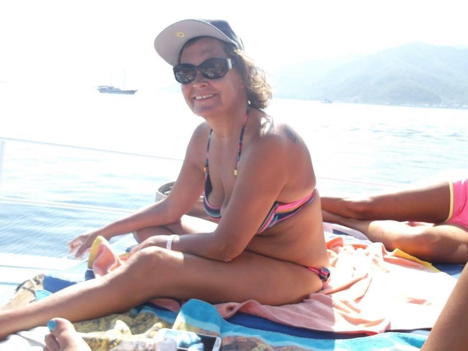 25P Mature Women in Bikinis (set 2)