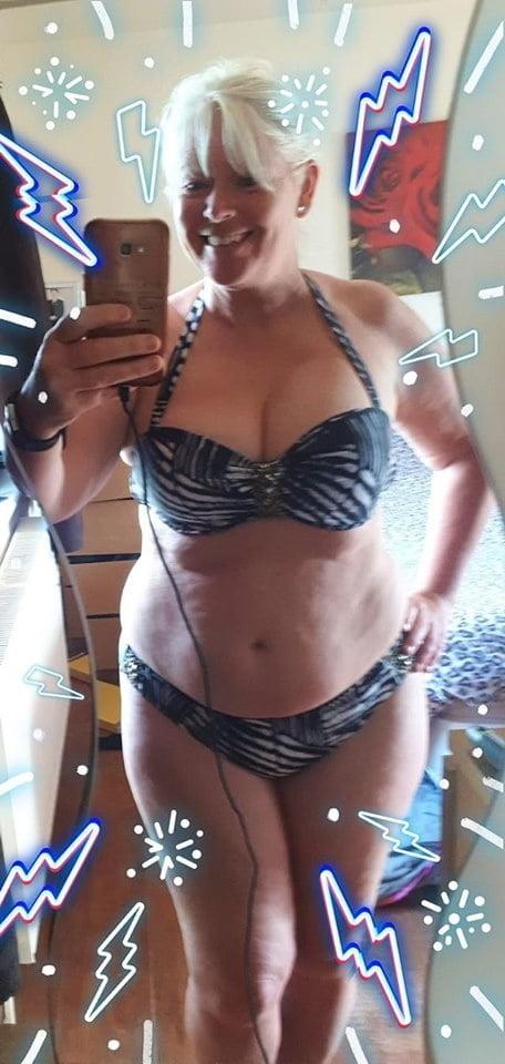 25P Mature Women in Bikinis (set 2)