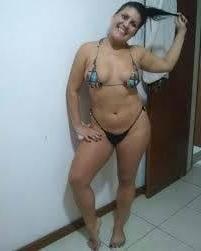 25P Mature Women in Bikinis (set 2)