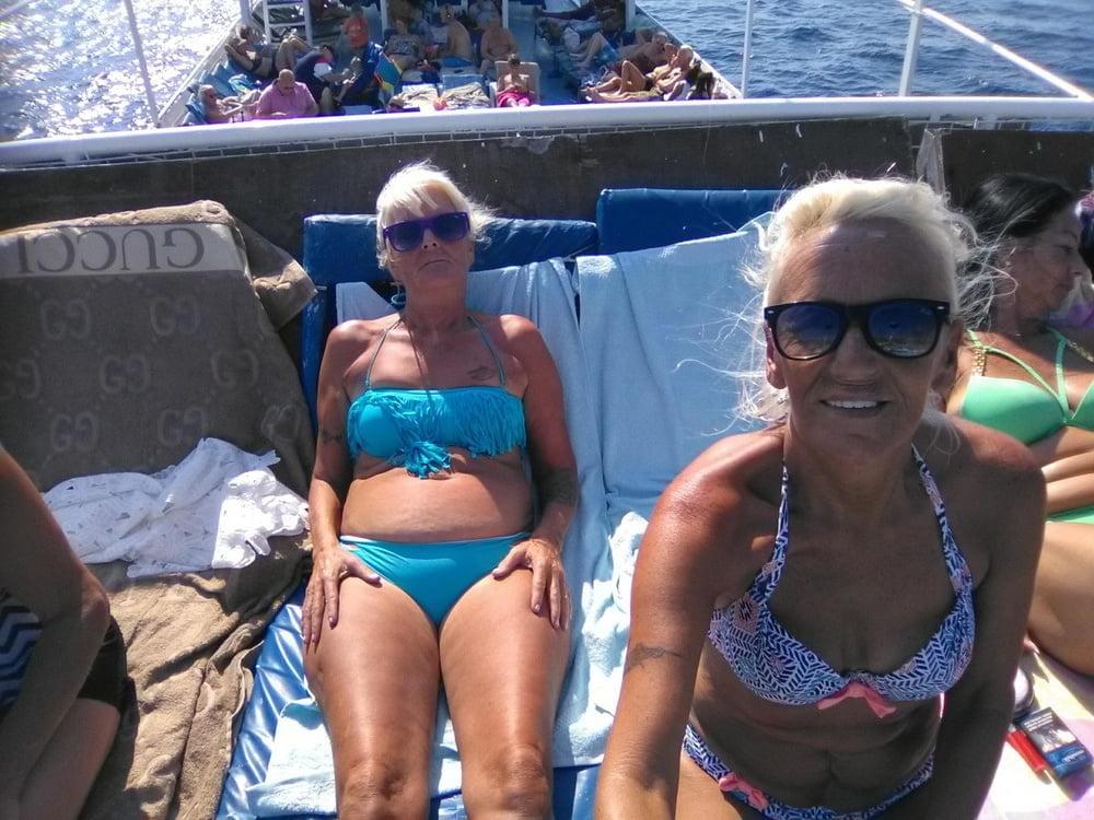 25P Mature Women in Bikinis (set 2)