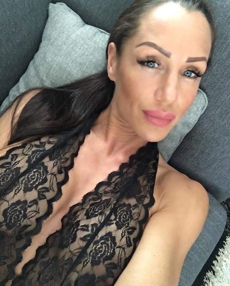 9P Sexy mom