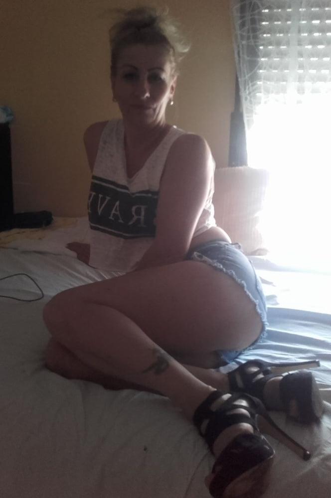 25P ROU ROMANIAN MILFS 61 SEX BOMB ROMANIAN MOM