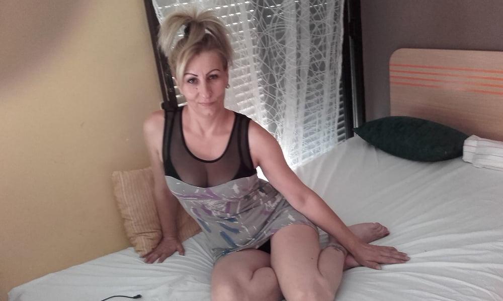 25P ROU ROMANIAN MILFS 61 SEX BOMB ROMANIAN MOM