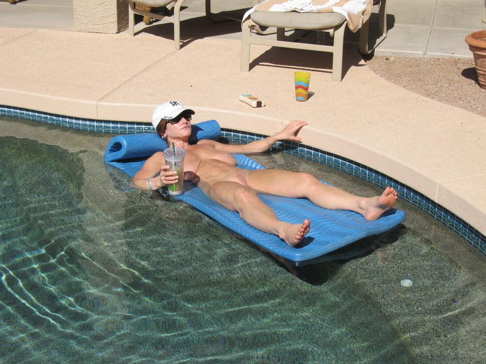 25P Swinger Pool Party #69