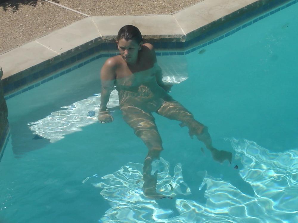 25P Swinger Pool Party #69