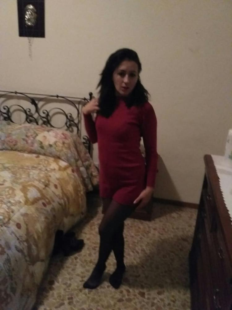 25P Francesca Italian slut mom exposed 4 your cum