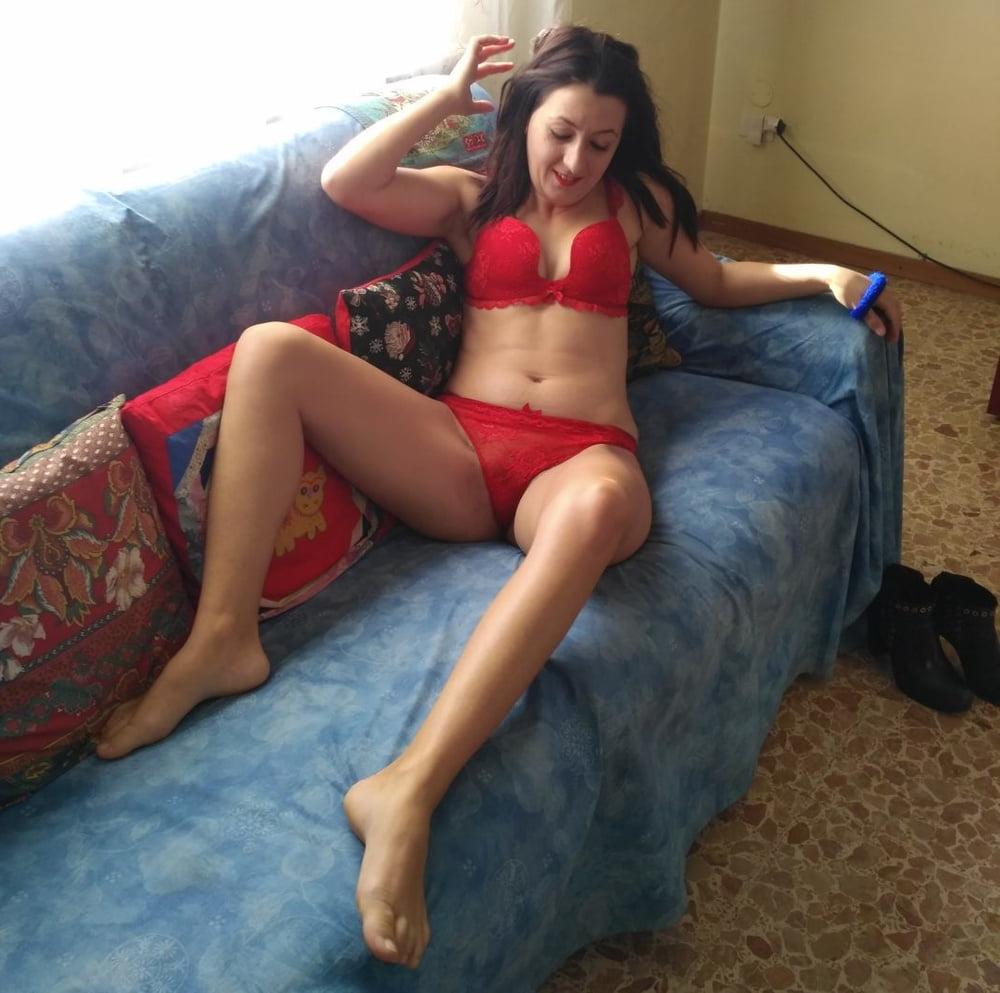 25P Francesca Italian slut mom exposed 4 your cum
