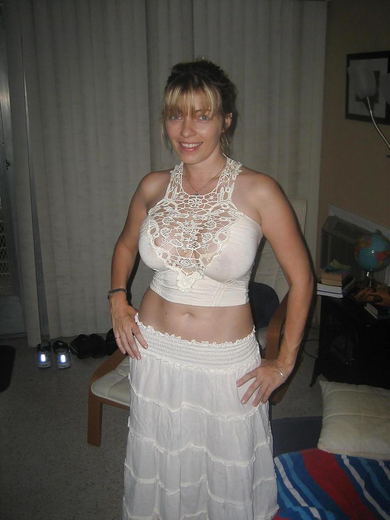 25P Busty mature Lisa loves to serve her master! Part 2