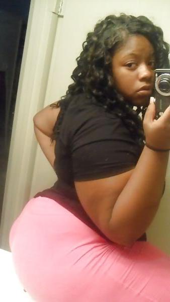 15P Big Booty Amateur 