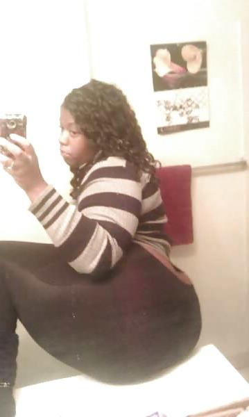 15P Big Booty Amateur 