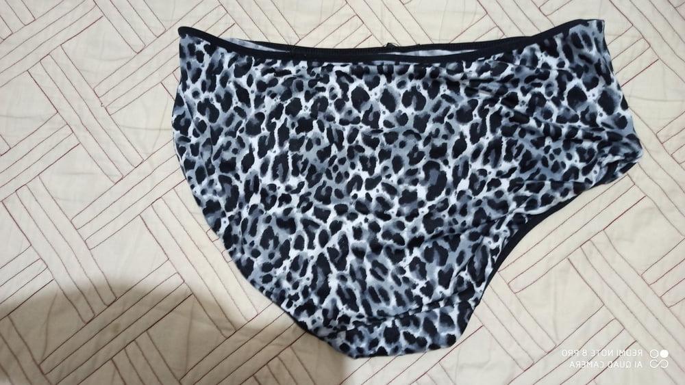 11P My friend's mom panties