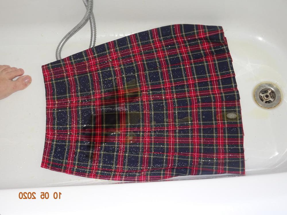 5P red tartan skirt piss 2