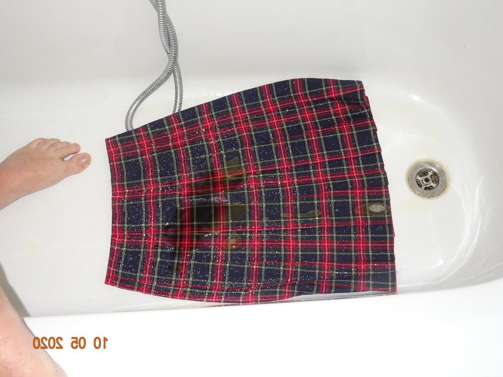 5P red tartan skirt piss 2