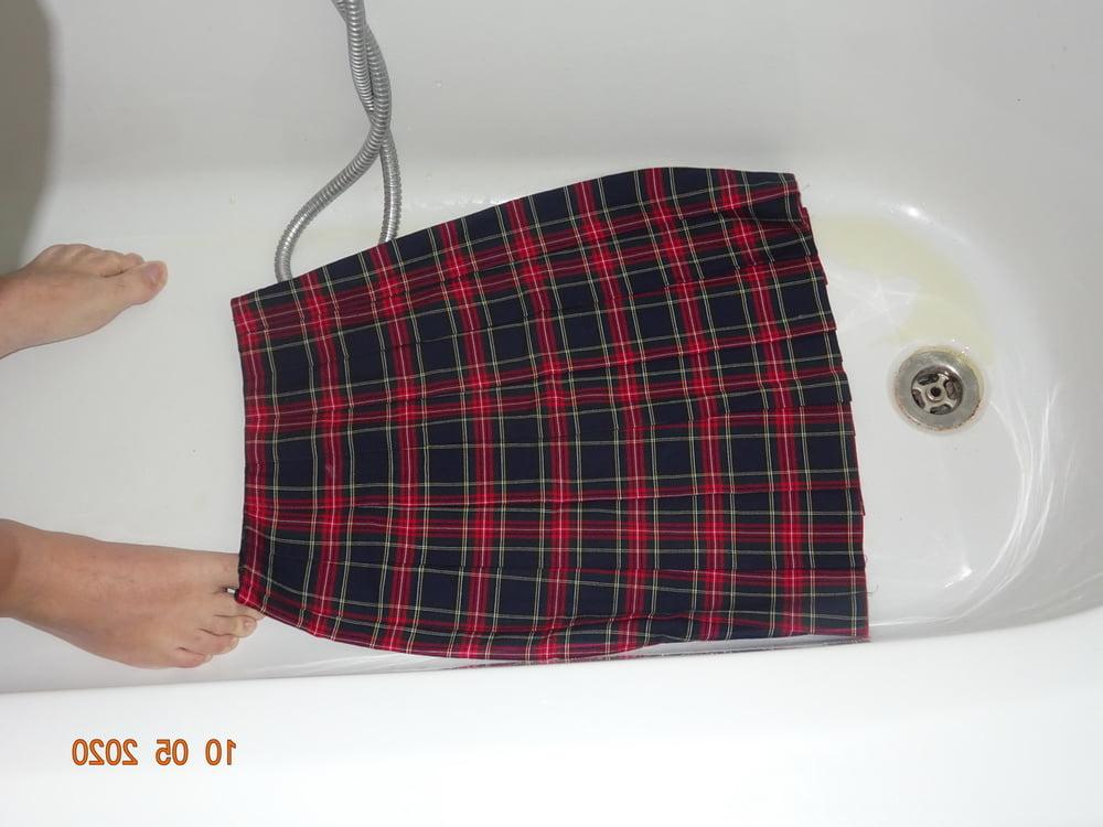 5P red tartan skirt piss 2
