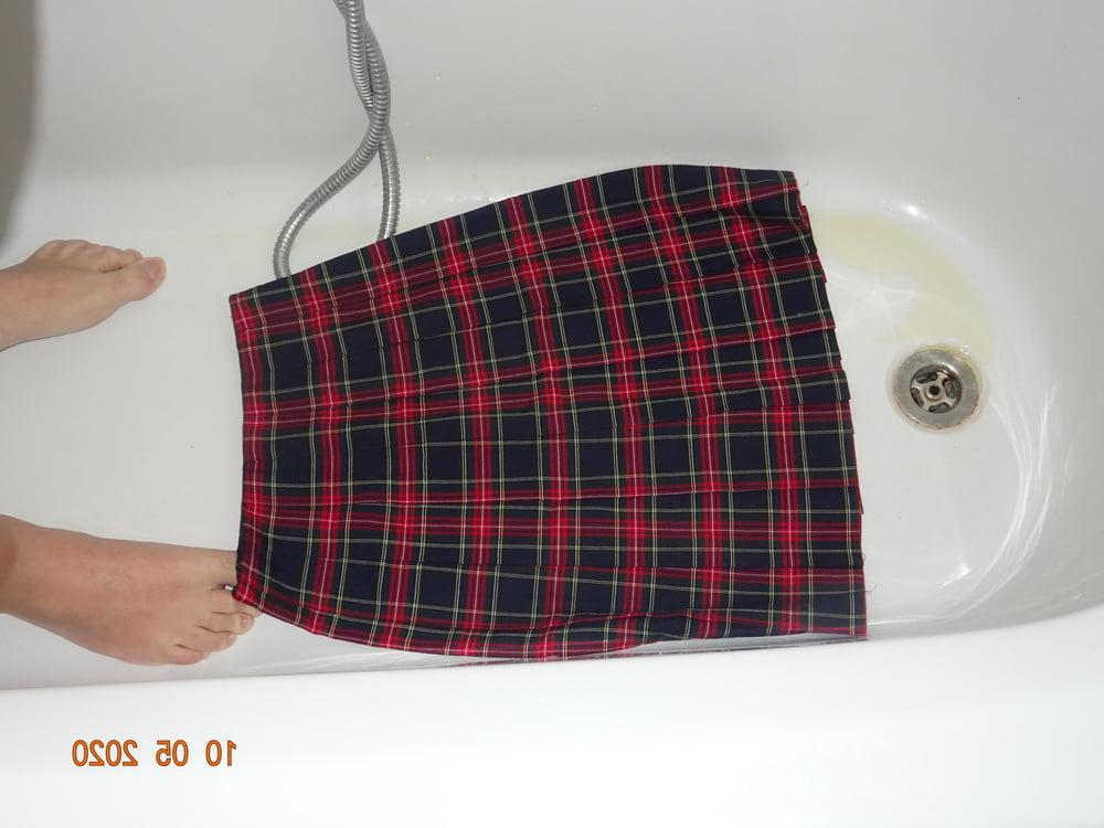 5P red tartan skirt piss 2