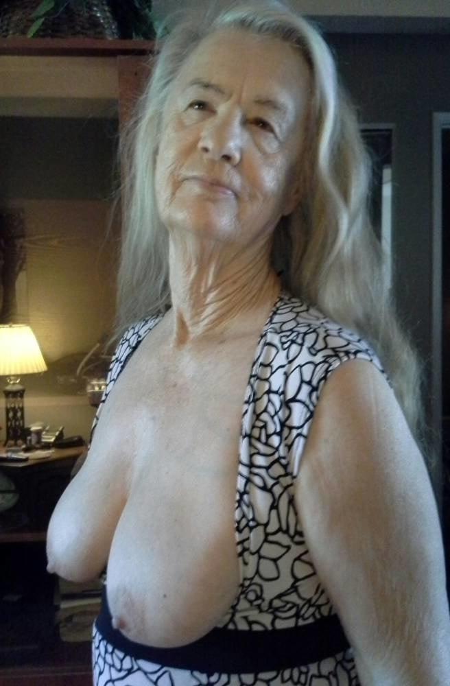 25P Mature Wives 117