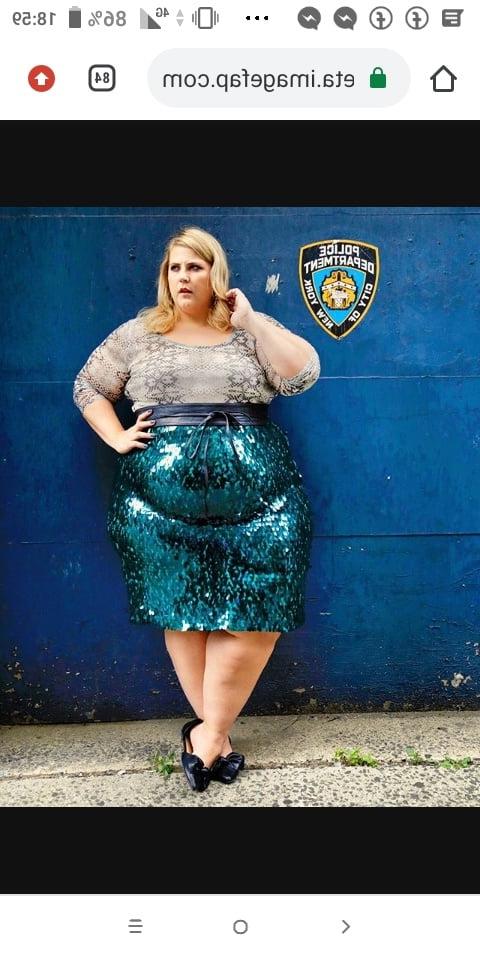 25P Hoodyman SSBBW 314 . Fluffy Kelly K exposed .