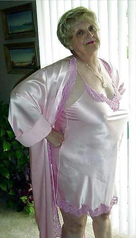 8P Plump grannies