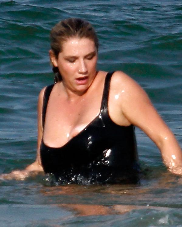 25P Celebrities Nude Nip 08
