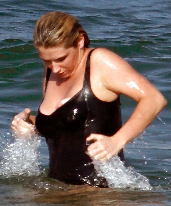 25P Celebrities Nude Nip 08