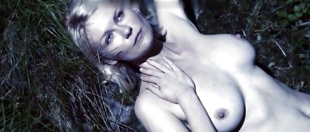 25P Celebrities Nude Nip 08