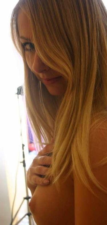 25P amateur erotic photoassort of blondes2