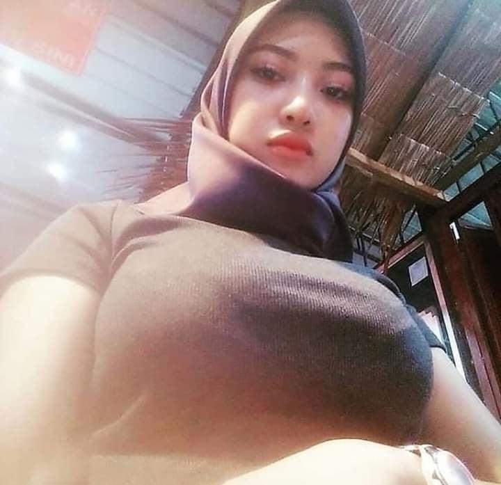 15P Big boobs