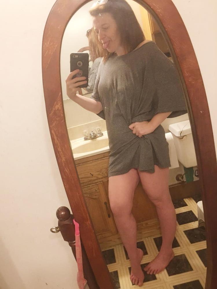 25P Private Pics - hot horny sexy 27yo married Mom Milf