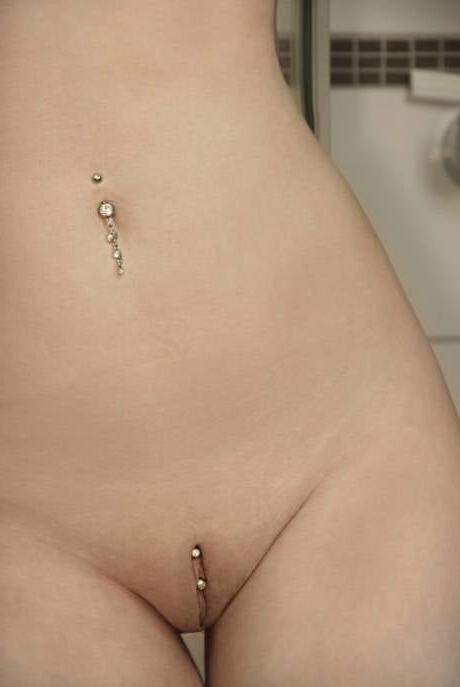 25P Pierced pussy