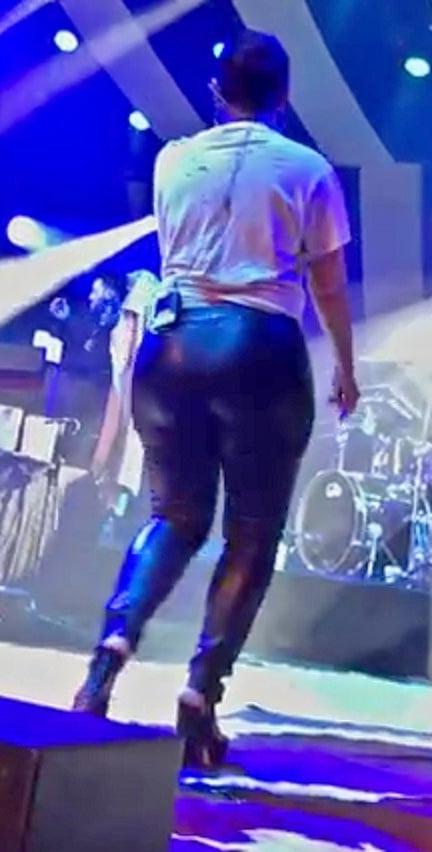 14P Nelly Furtado's Massive Booty