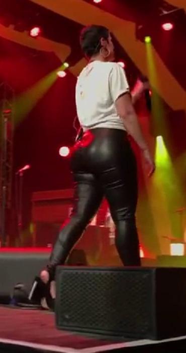 14P Nelly Furtado's Massive Booty
