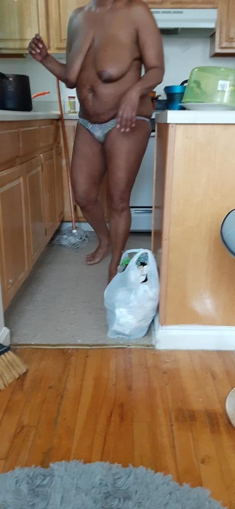 25P Mother's day NAKED BLACK ghetto MOM