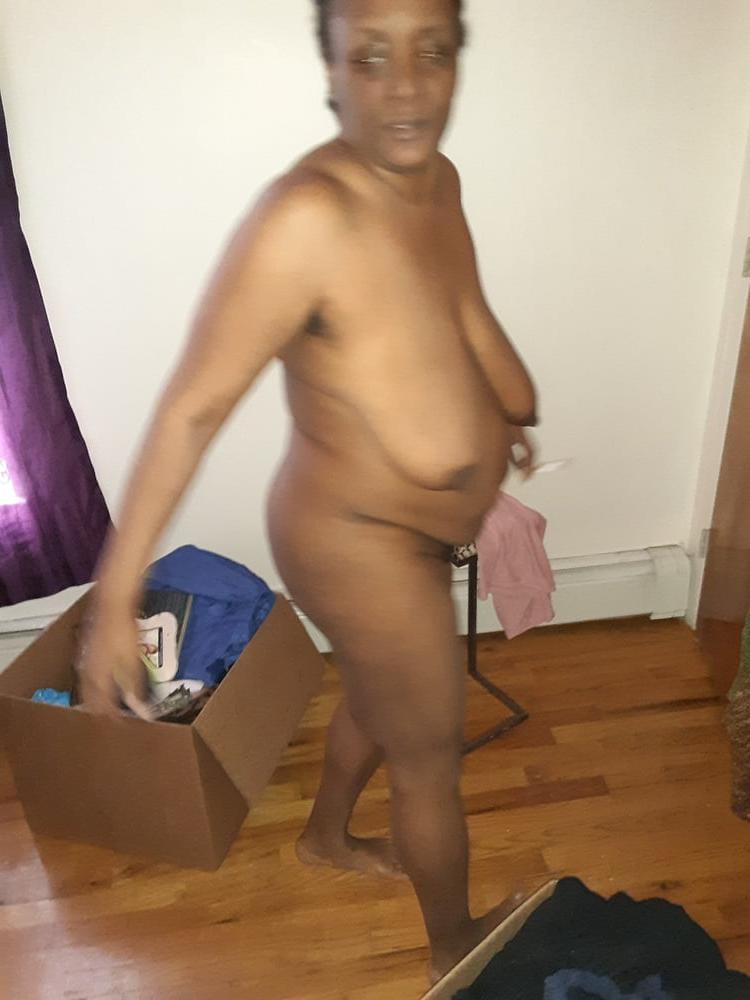 25P Mother's day NAKED BLACK ghetto MOM