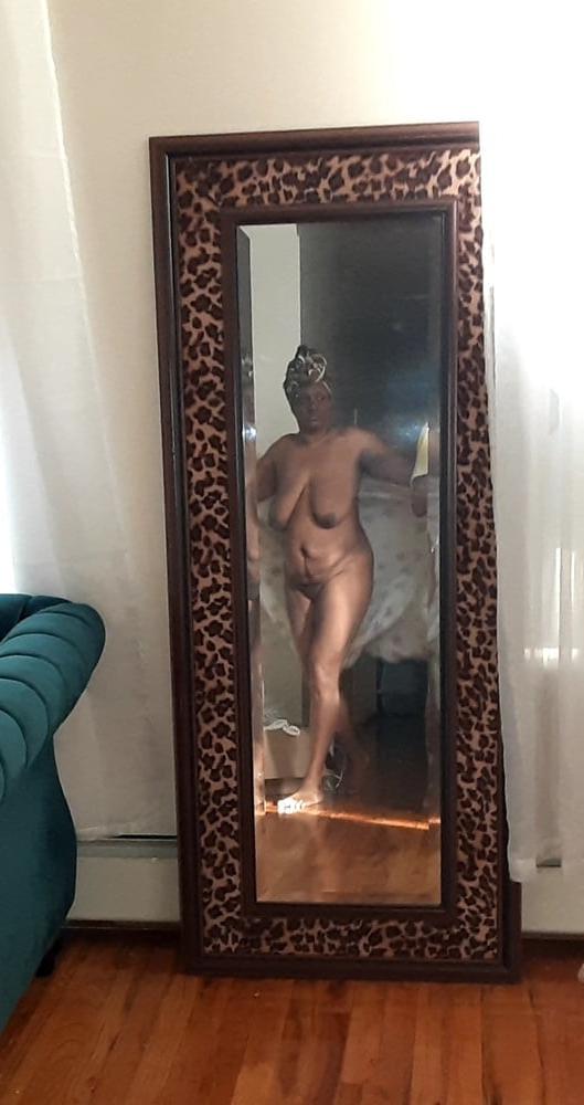 25P NAKED BLACK MOM 2