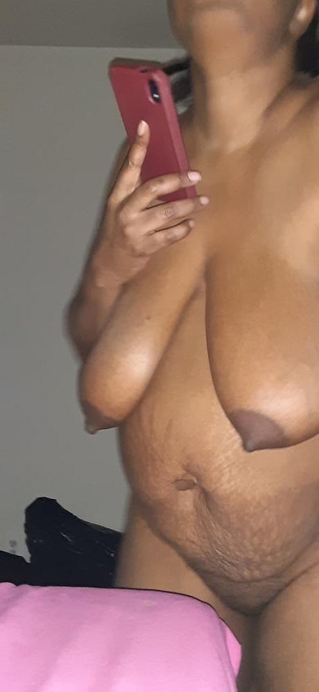 25P NAKED BLACK MOM 2