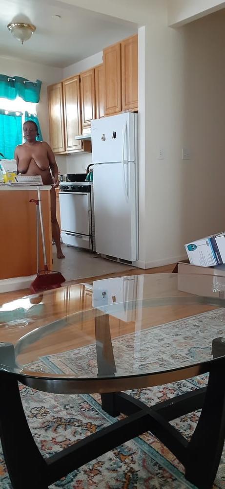 25P NAKED BLACK MOM 2