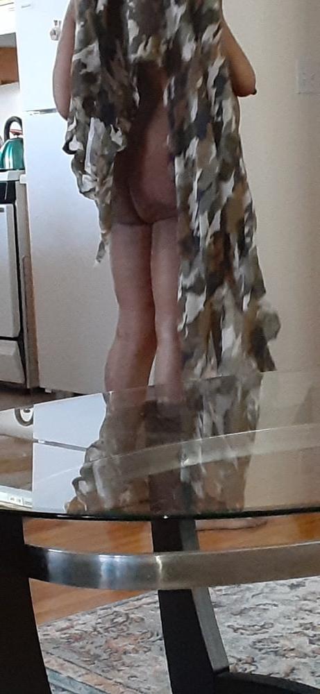 25P NAKED BLACK MOM 2