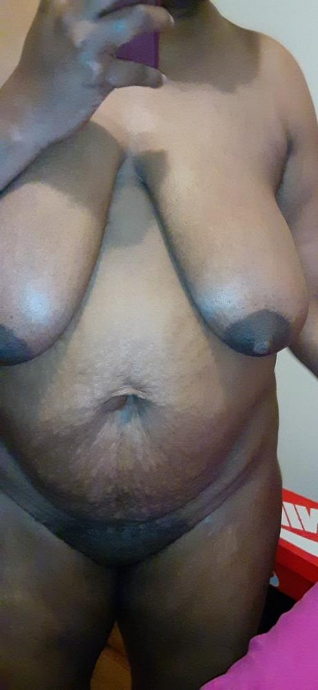 25P NAKED BLACK MOM 2