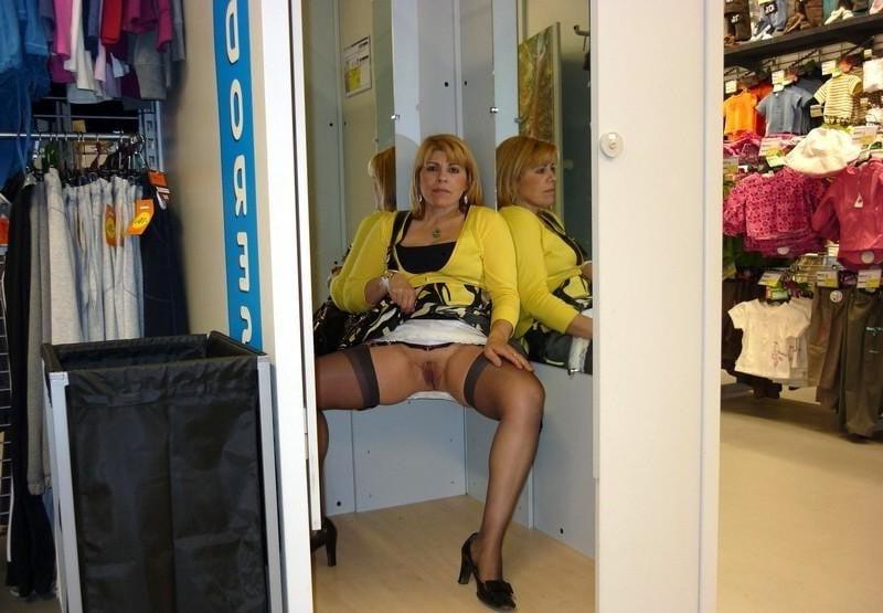 10P Store Whores 027