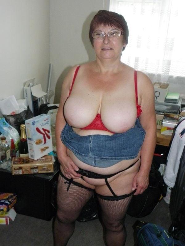 25P Big Boobs Mature 27