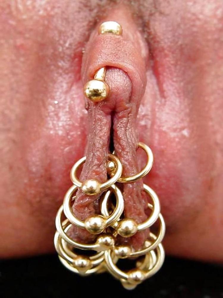 25P Pierced pussy