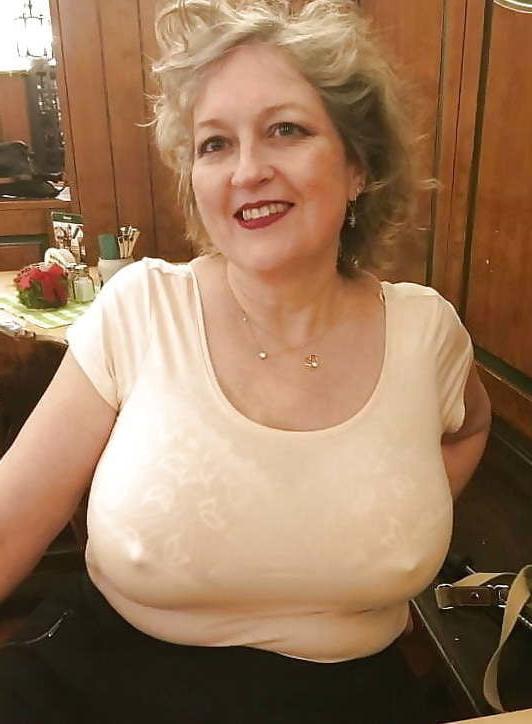 25P Mature Wives 109