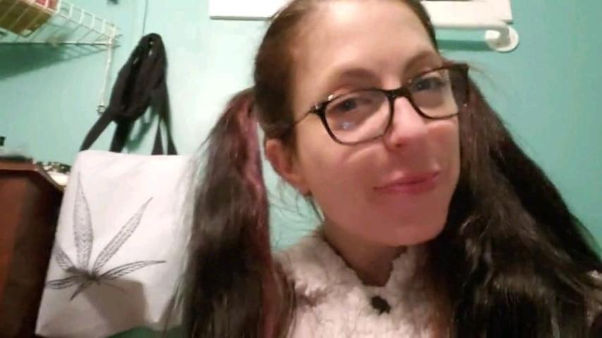 25P Mia figlia Valeria 22 anni una gran troia