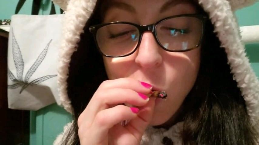 25P Mia figlia Valeria 22 anni una gran troia