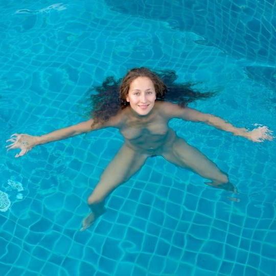 25P Swinger Pool Party #68
