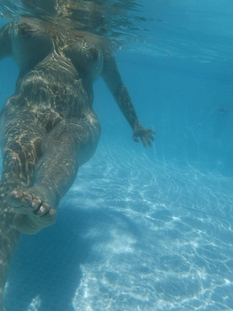 25P Swinger Pool Party #68