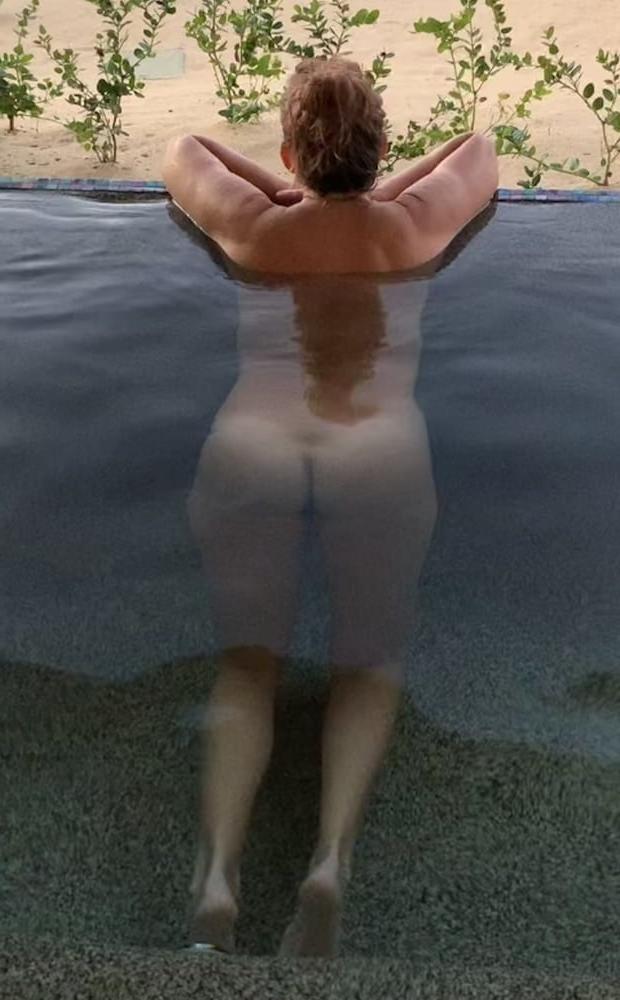 25P Swinger Pool Party #68