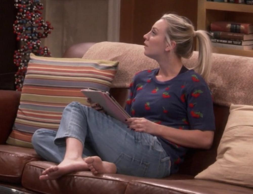 25P Kaley Cuoco 2 - Where would you cum your thick load on her