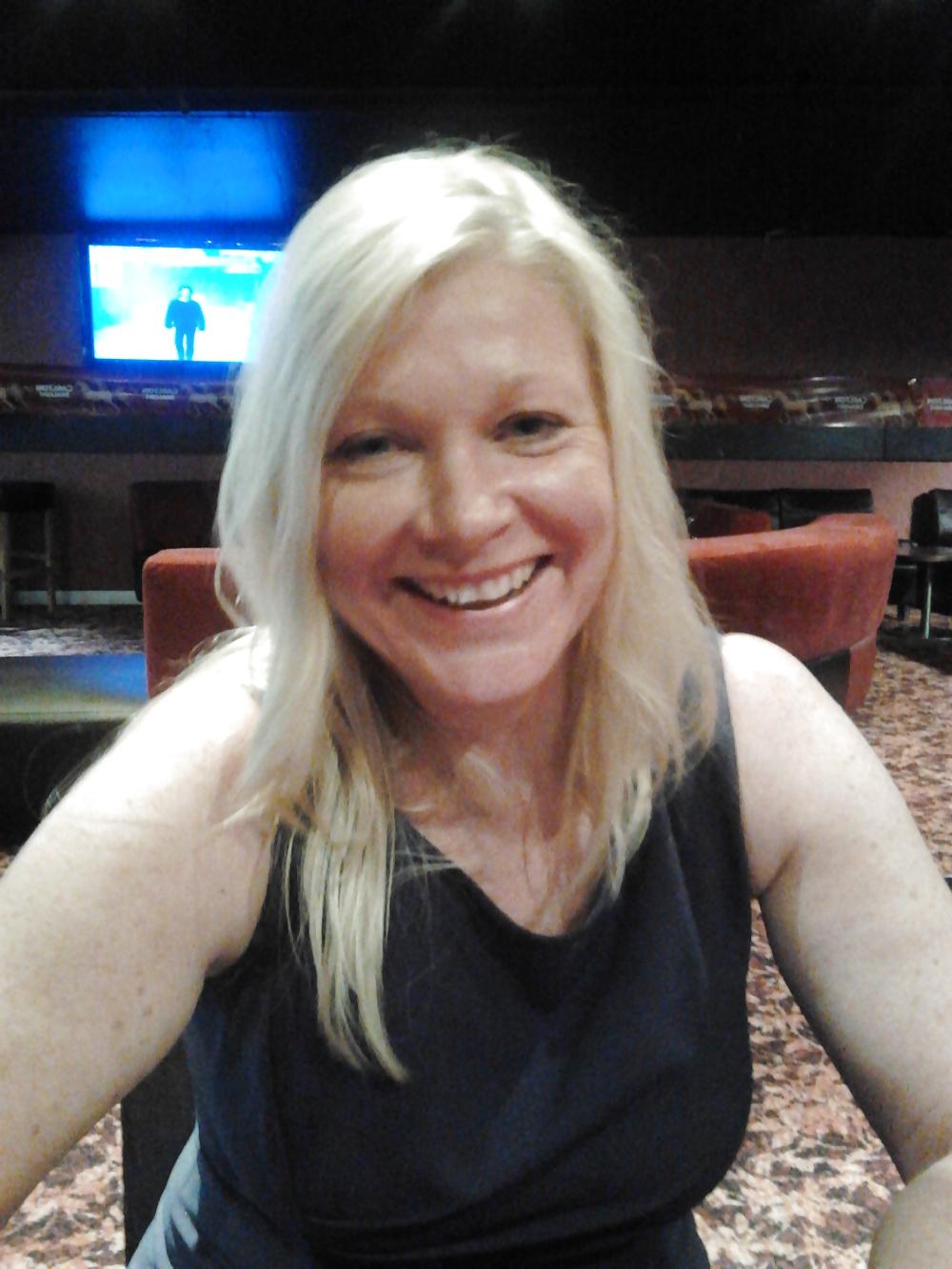 20P Hot Sexy Blonde Mature with her swinger friends 