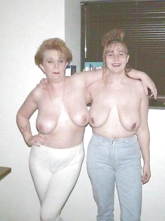 25P Mom and her girls 02